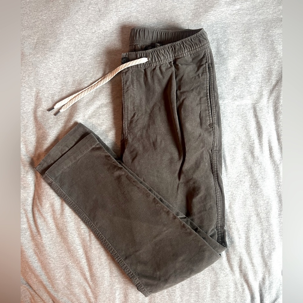 Men’s Dark Grey Vuori Corduroy Joggers